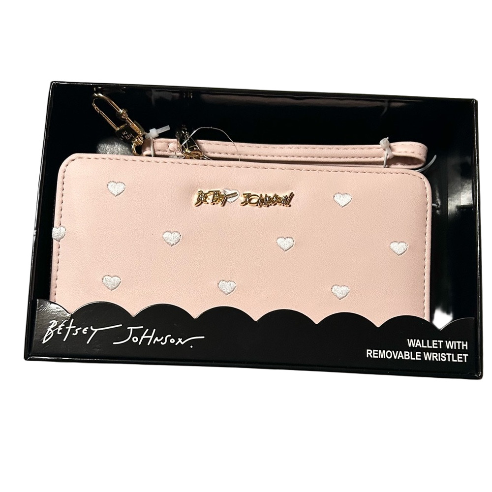 Betsey Johnson Light Pink Wallet with White Hearts Removable Wrist Strap NWT